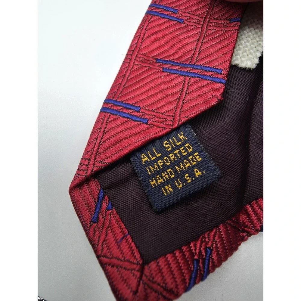 XMI Platinum 100% Silk Handmade in USA Red Blue Geometric Tie 58